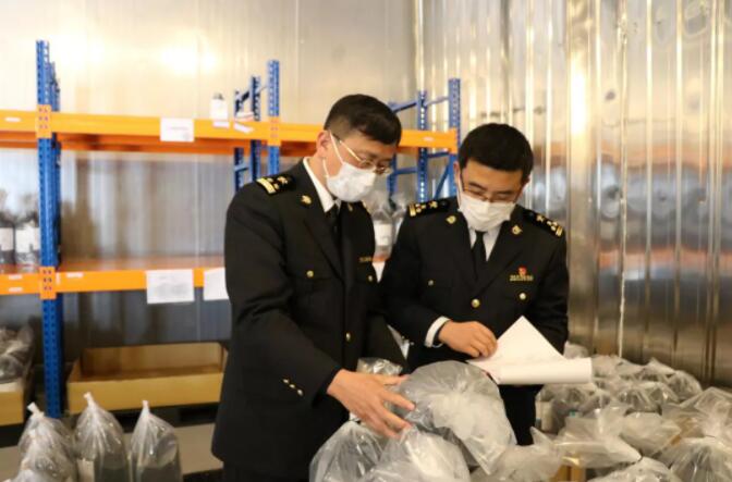 <a href='http://www.vwgbic.cn' title='危險(xiǎn)品運(yùn)輸' >危險(xiǎn)品運(yùn)輸</a>